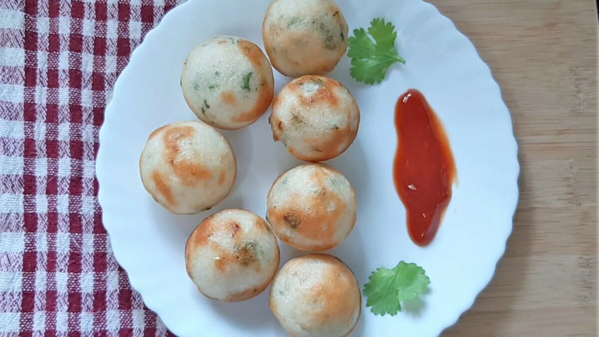 Paniyaram Recipe (Kuzhi Paniyaram)