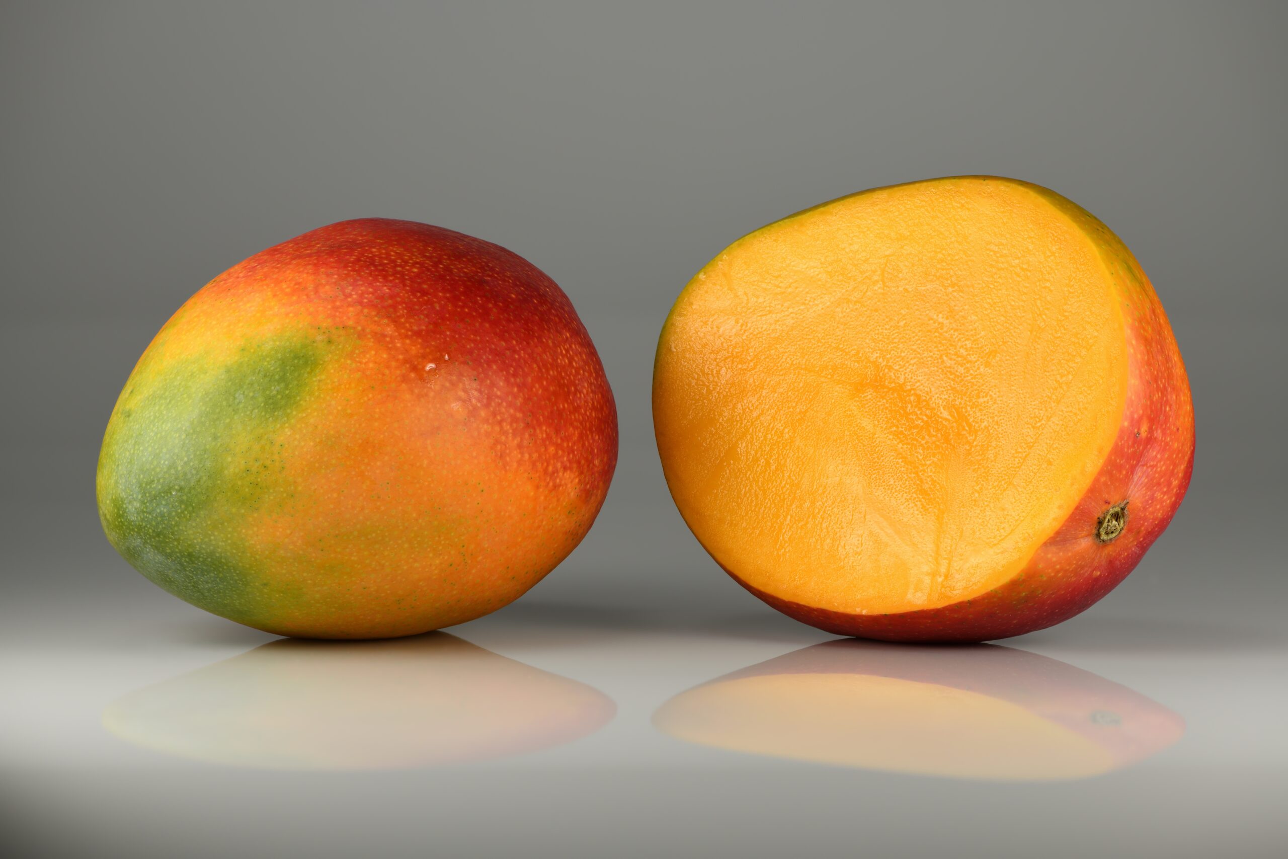 mango fruit for glowing skin in summer